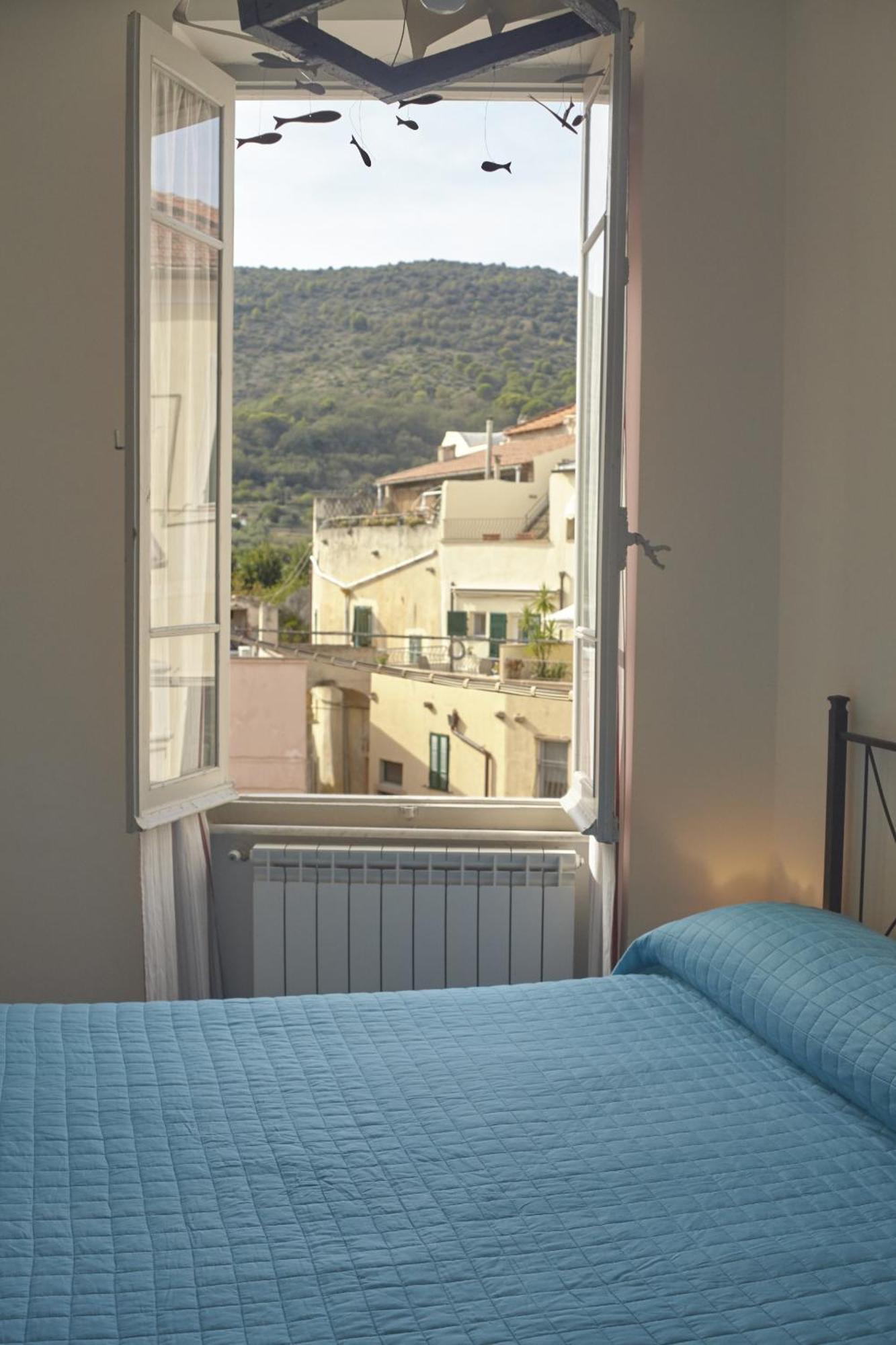 B&B Giardinidivale A 2 Chilometri Da Finale Ligure Borgio Verezzi Oda fotoğraf